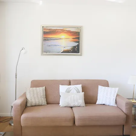 Gemuetliches 2-zimmer-appartement Mit Balkon Richtung Sueden. Apartman