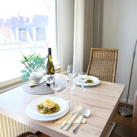 Gemuetliches 2-zimmer-appartement Mit Balkon Richtung Sueden. Apartman *