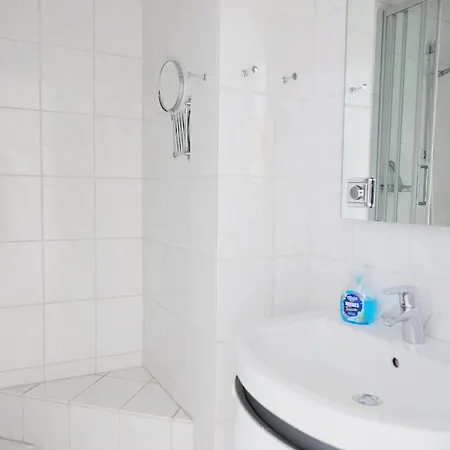 Gemuetliches 2-zimmer-appartement Mit Balkon Richtung Sueden. Apartman